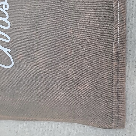 Licensed Band Merch Chris Stapleton Hard Livin' Relaxed Graphic Tee in Tan - Picture 13 of 17